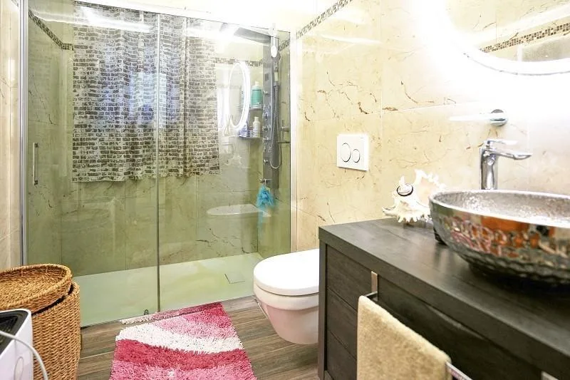 2-Familienhaus mit 3 + 4 Zimmer-Wohnung mit grossem Garten / casa b... – Foto 13 von 28
