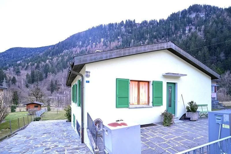 2-Familienhaus mit 3 + 4 Zimmer-Wohnung mit grossem Garten / casa b... – Foto 25 von 28