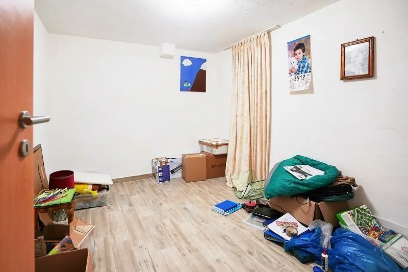 2-Familienhaus mit 3 + 4 Zimmer-Wohnung mit grossem Garten / casa b... – Foto 12 von 28