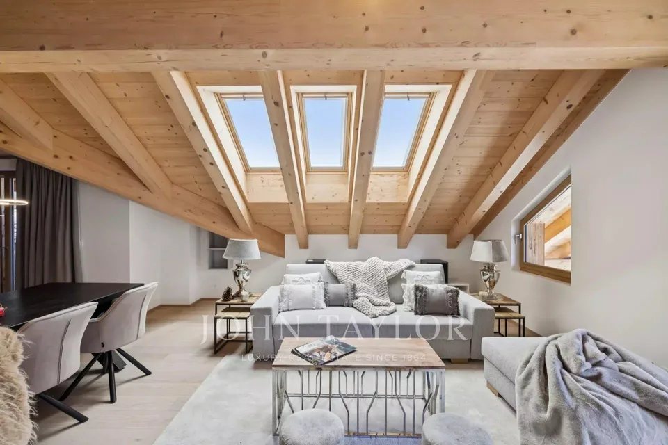 Spacieux appartement en semi-attique avec vue panoramique