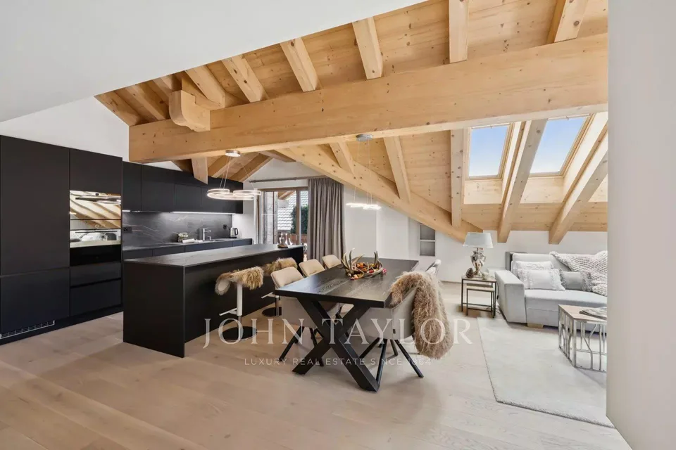 Spacieux appartement en semi-attique avec vue panoramique