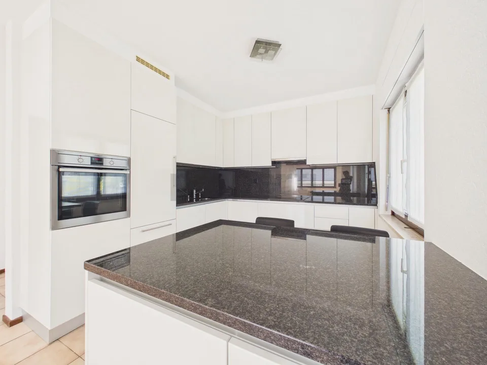 Wohnung mit 4,5 Zimmern und Garage in Doppelhaushälfte – Foto 7 von 34