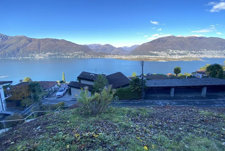 TERRENO EDIFICABILE CON VISTA LAGO APERTA A GERRA GAMBAROGNO
