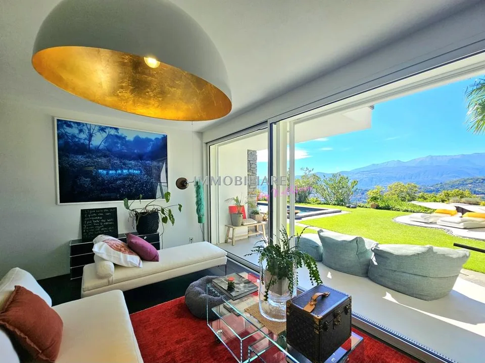 Elevated Living: Villa, traumhaft ruhig gelegen, hochwertig saniert