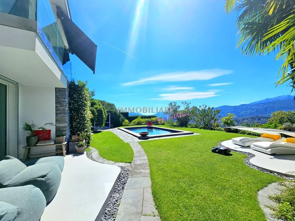 Elevated Living: Villa, traumhaft ruhig gelegen, hochwertig saniert