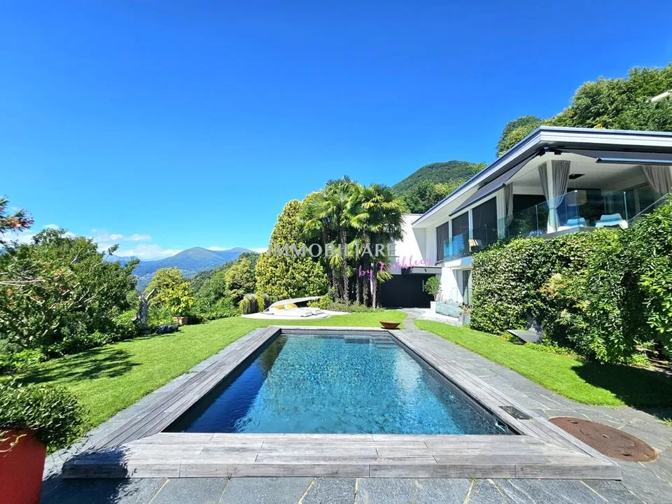 Elevated Living: Villa, traumhaft ruhig gelegen, hochwertig saniert