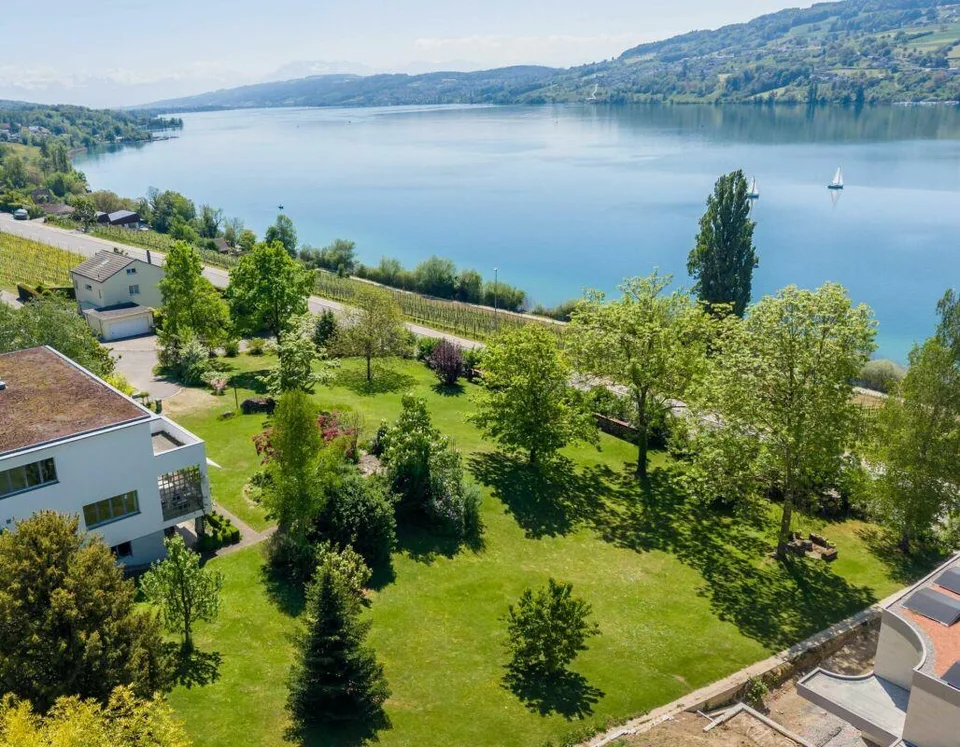 Exklusive Baulandparzelle mit 1'350 m2 in leichter Hanglage - unver...