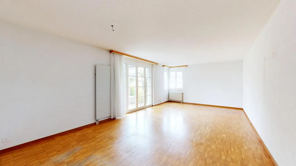 4.5-Zimmer-Gartenwohnung inklusive Einstellhallenplatz im Jura