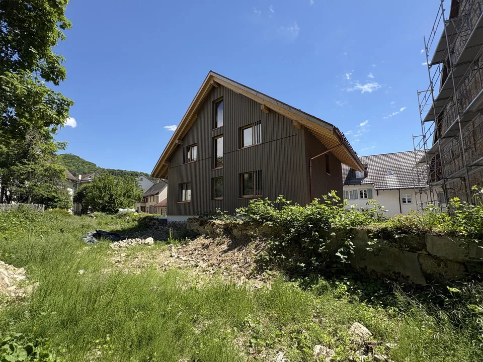 Neubau 7.5-Zimmer-Einfamilienhaus oder 2.5 und 4.5 Zweifamilienhaus in