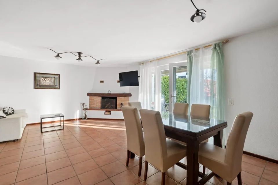 Casa gemella uni-bifamiliare con giardino e vista – Foto 19 von 30