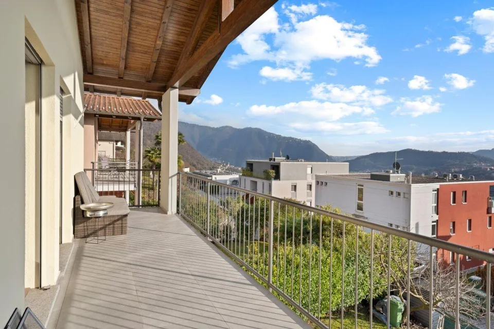 Casa gemella uni-bifamiliare con giardino e vista – Foto 14 von 30