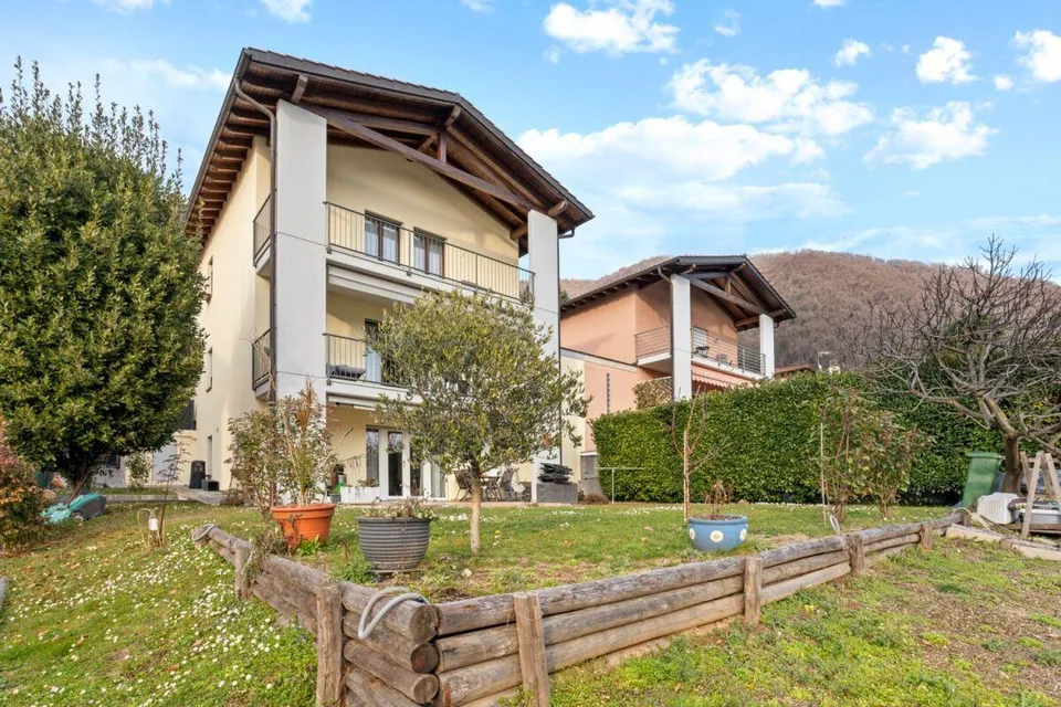 Casa gemella uni-bifamiliare con giardino e vista – Foto 29 von 30