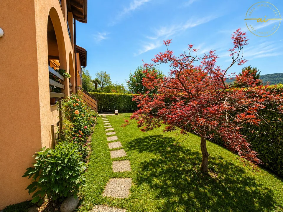 ACCOGLIENTE E CURATA CASA UNIFAMILIARE CON GIARDINO
