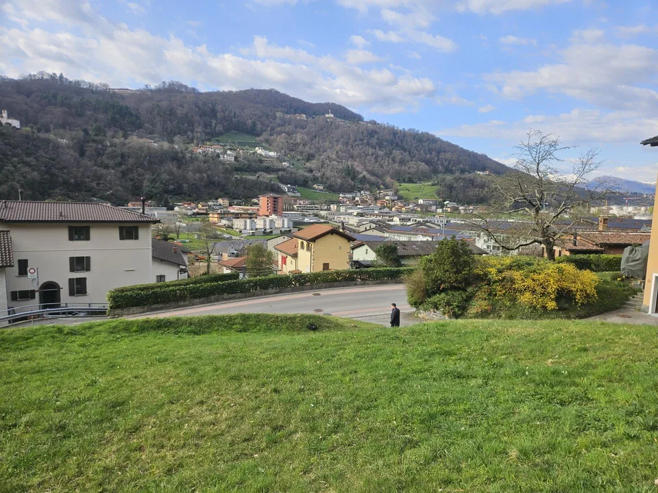 TERRENO EDIFICABILE DI 1000 MQ CON VISTA APERTA A BARBENGO