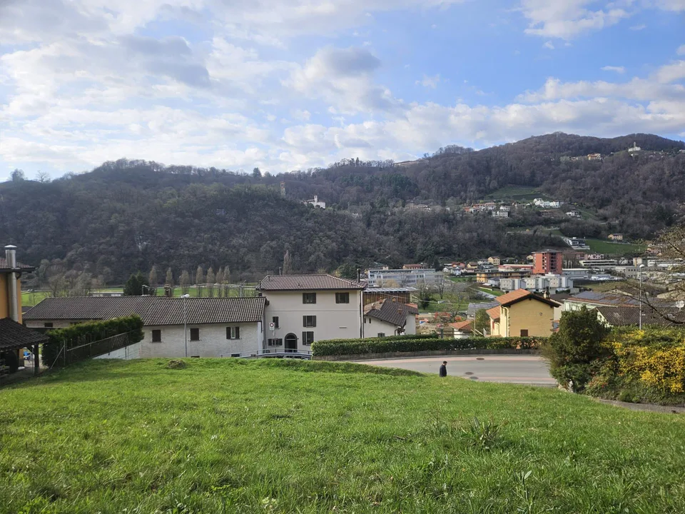 TERRENO EDIFICABILE DI 1000 MQ CON VISTA APERTA A BARBENGO