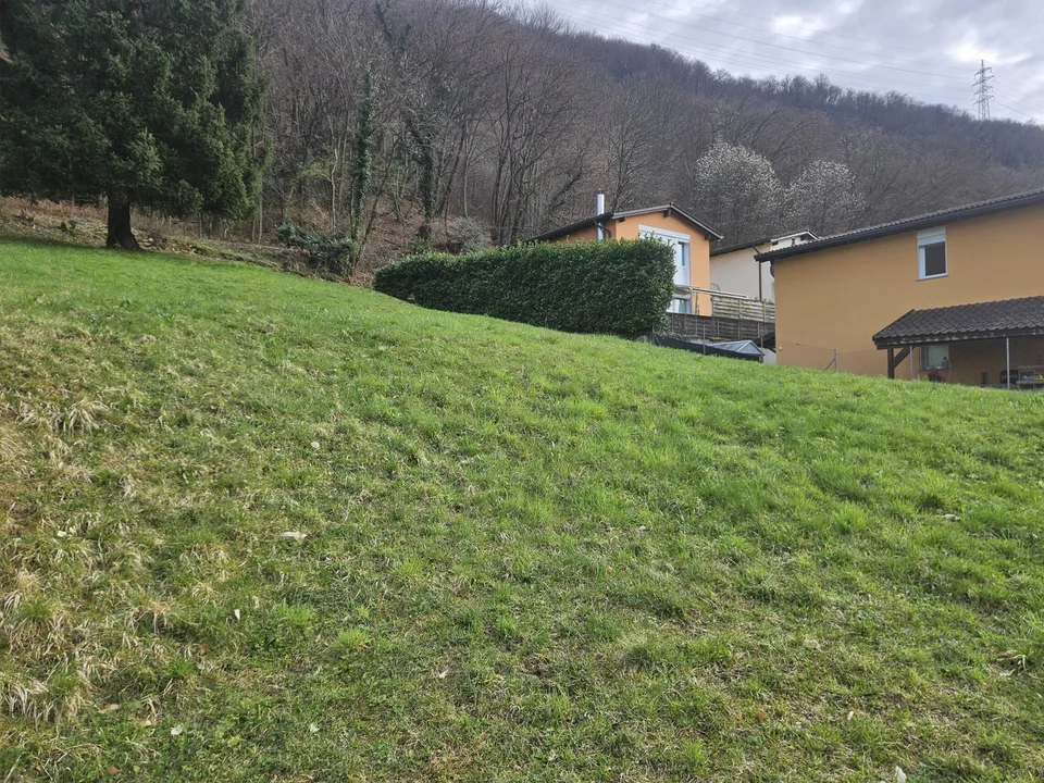 TERRENO EDIFICABILE DI 1000 MQ CON VISTA APERTA A BARBENGO