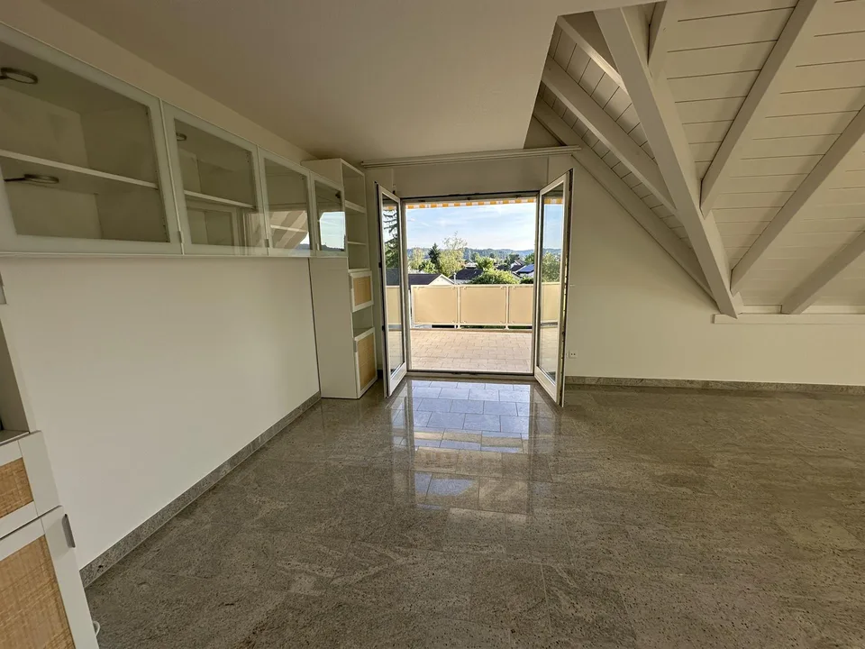 Grosszügige Maisonettewohnung mit Weitsicht in Hettlingen