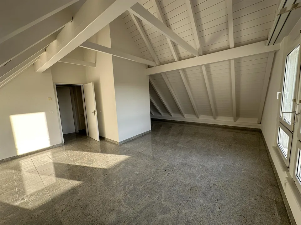 Grosszügige Maisonettewohnung mit Weitsicht in Hettlingen – foto 10 di 13