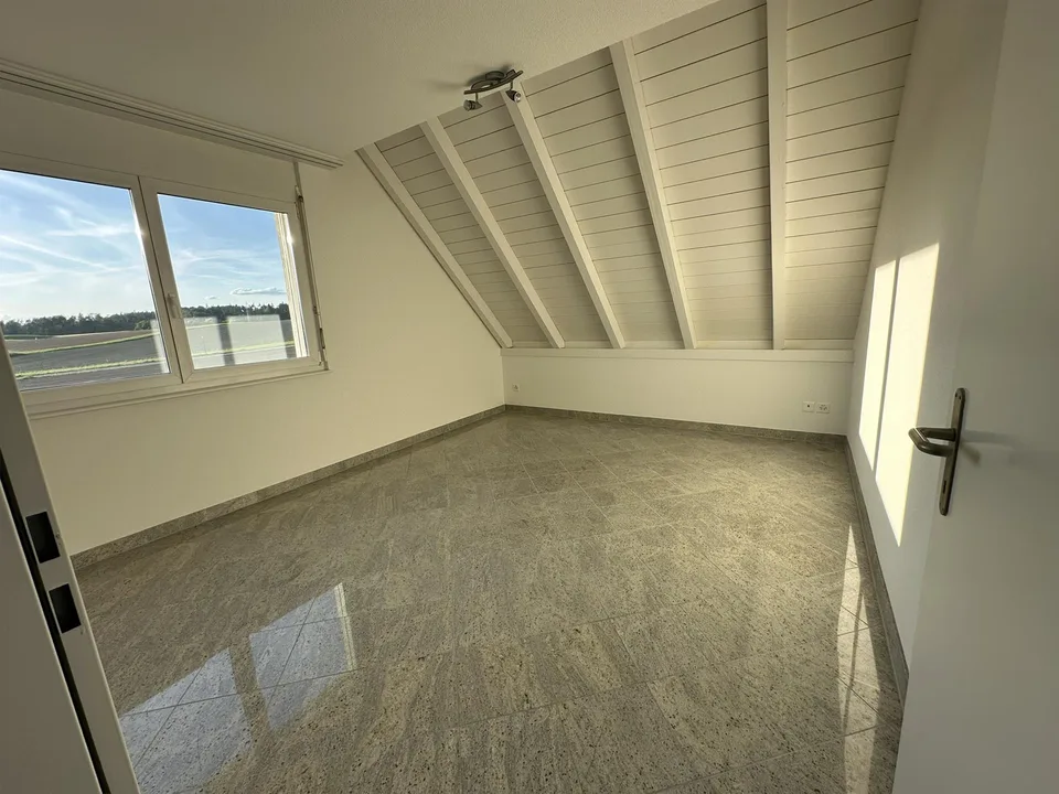 Grosszügige Maisonettewohnung mit Weitsicht in Hettlingen – foto 8 di 13