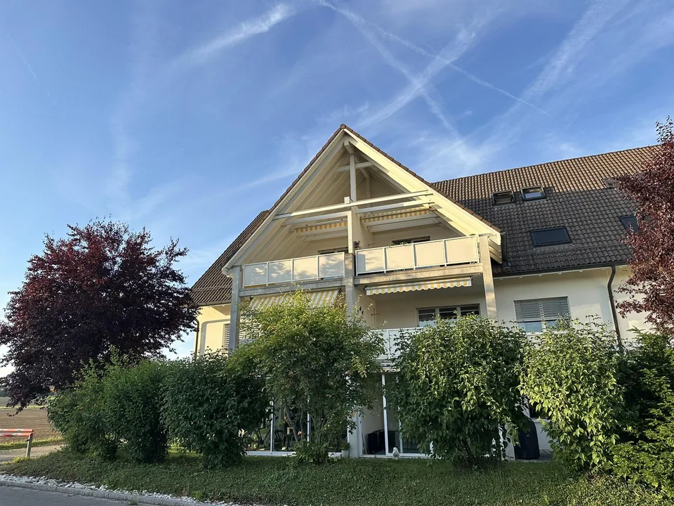 Grosszügige Maisonettewohnung mit Weitsicht in Hettlingen