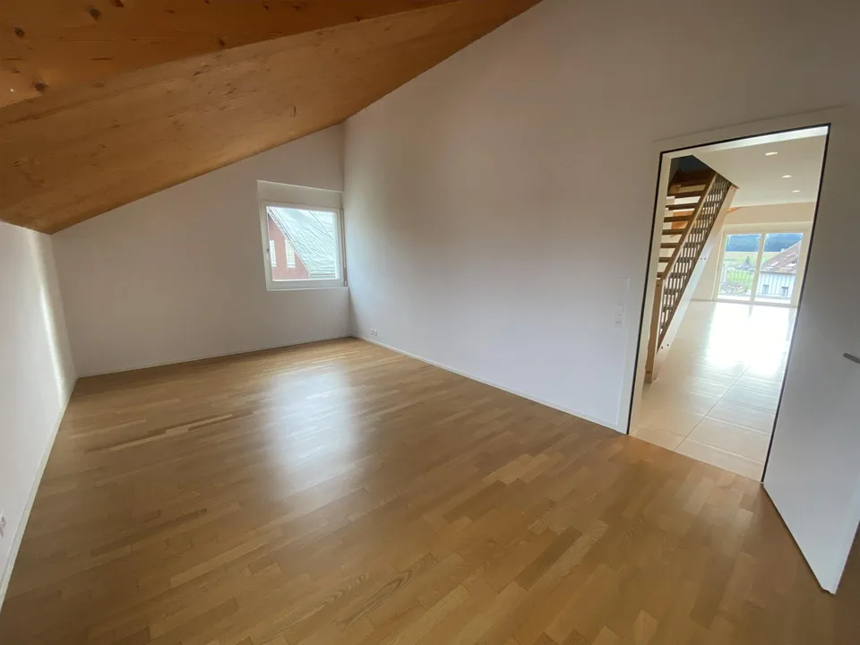 Helle 5.5-Maisonette-Zimmerwohnung in Ruswil