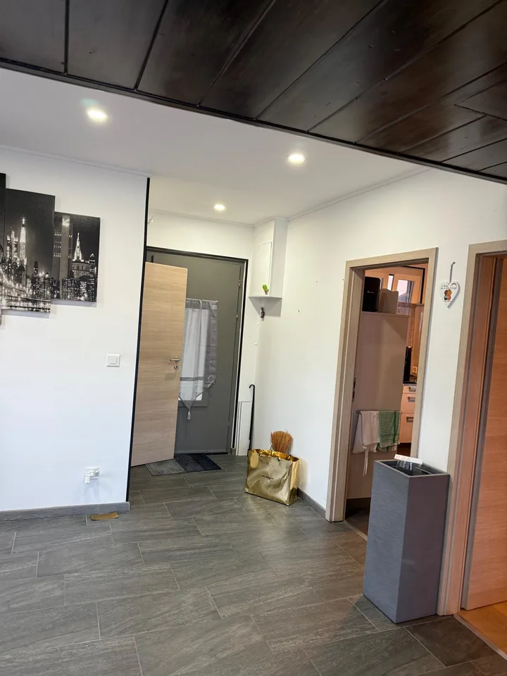 PIAZZOGNA – Casa bifamiliare ristrutturata, ampio giardino, vista lago
