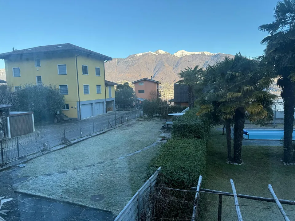PIAZZOGNA – Casa bifamiliare ristrutturata, ampio giardino, vista lago