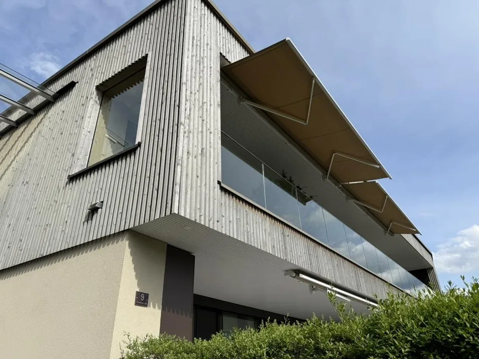 Lichtdurchflutete Terrassenwohnung mit Seeblick