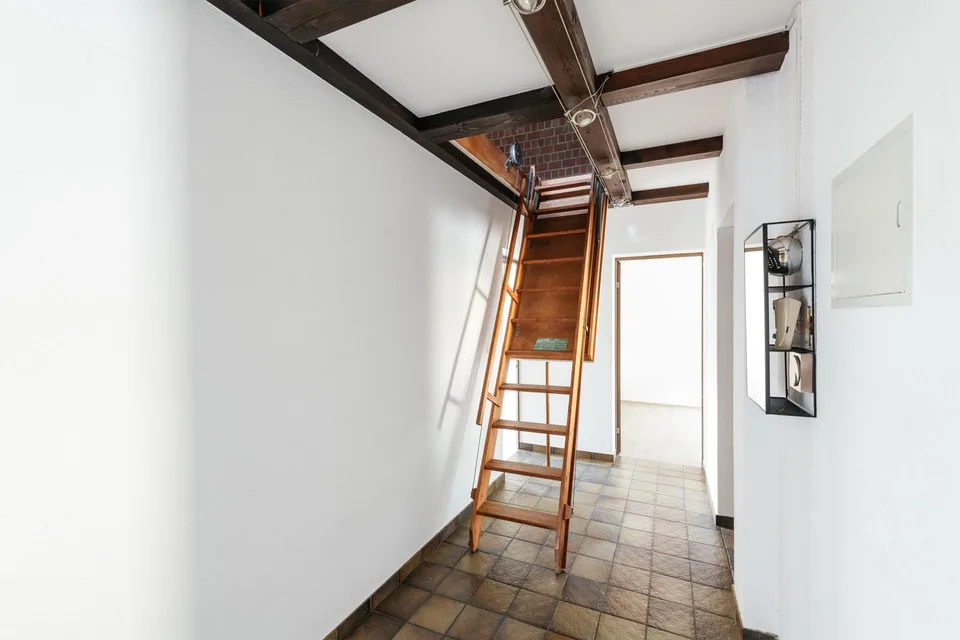 Zweifamilienhaus mit Anbau und Waldgrundstück – foto 22 di 26