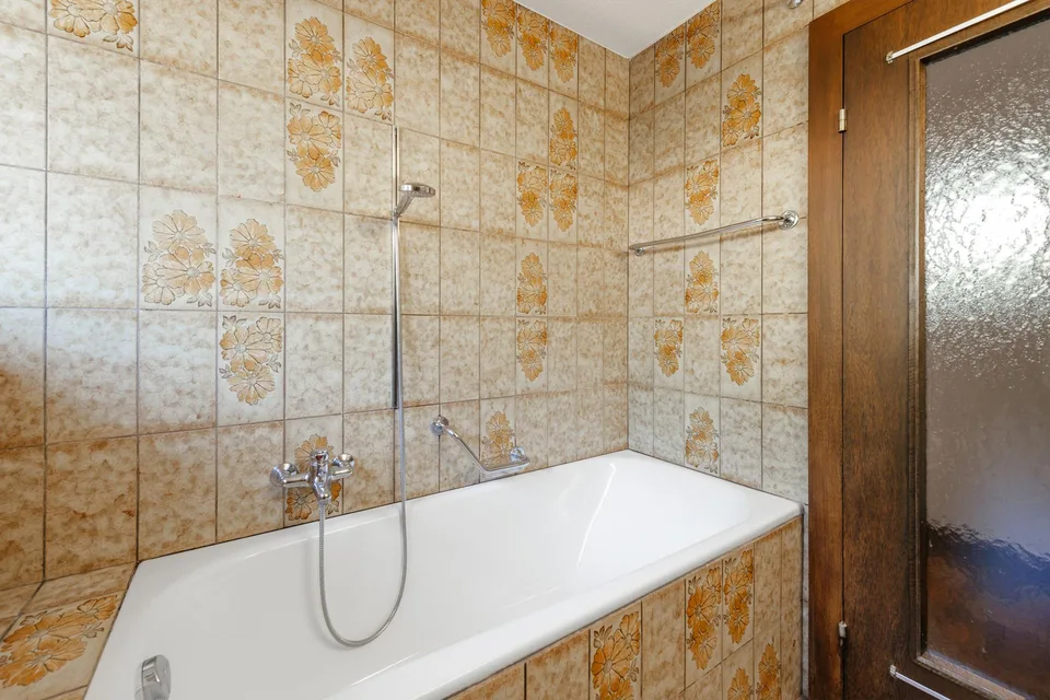 Zweifamilienhaus mit Anbau und Waldgrundstück – foto 11 di 26