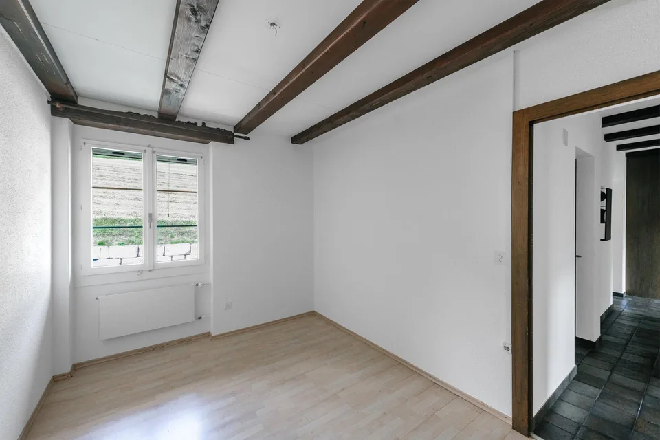 Zweifamilienhaus mit Anbau und Waldgrundstück – foto 20 di 26