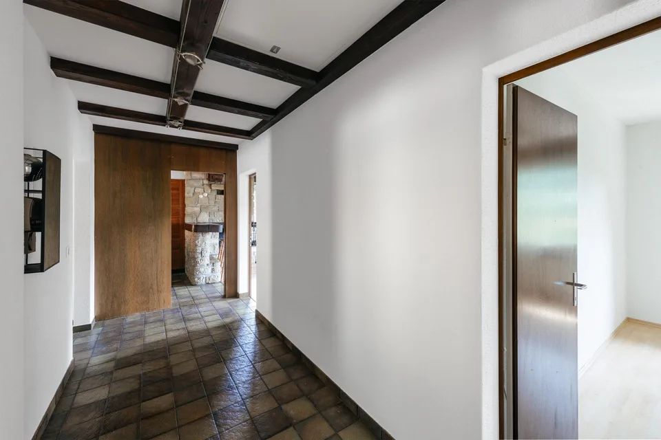 Zweifamilienhaus mit Anbau und Waldgrundstück – foto 14 di 26