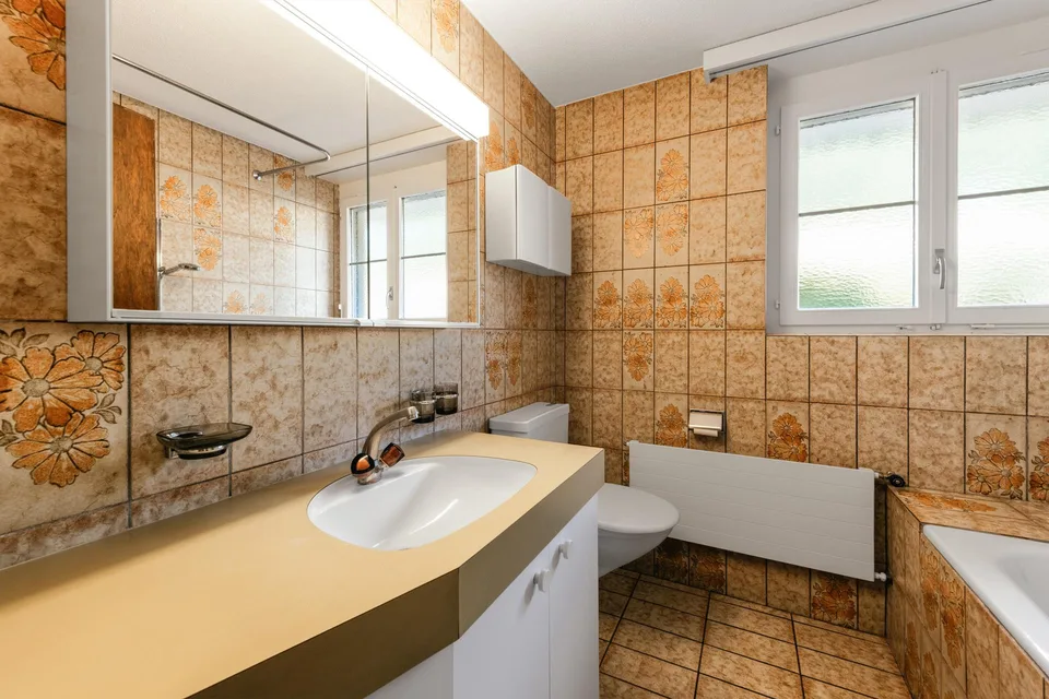 Zweifamilienhaus mit Anbau und Waldgrundstück – foto 10 di 26