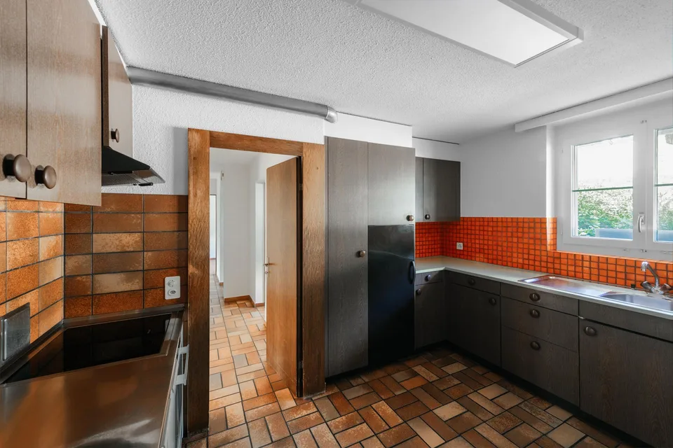Zweifamilienhaus mit Anbau und Waldgrundstück – foto 8 di 26