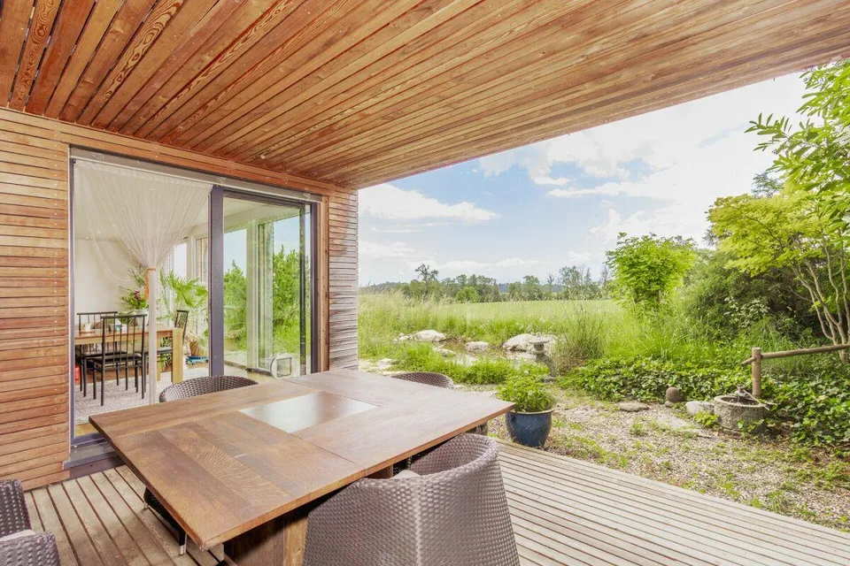 Charaktervolles 4.5-Zimmer-Architektenhaus - Moderne Holzarchitektu... – photo 8 sur 15