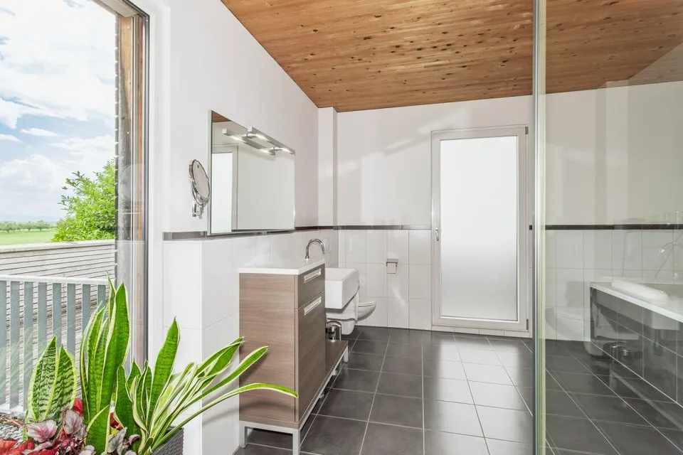 Charaktervolles 4.5-Zimmer-Architektenhaus - Moderne Holzarchitektu... – photo 12 sur 15