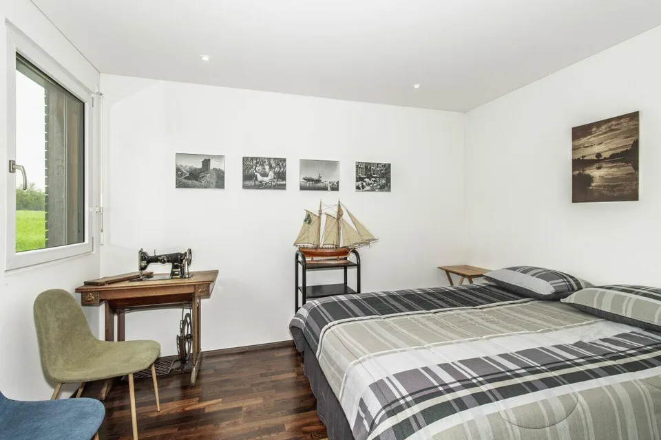Charaktervolles 4.5-Zimmer-Architektenhaus - Moderne Holzarchitektu... – photo 10 sur 15