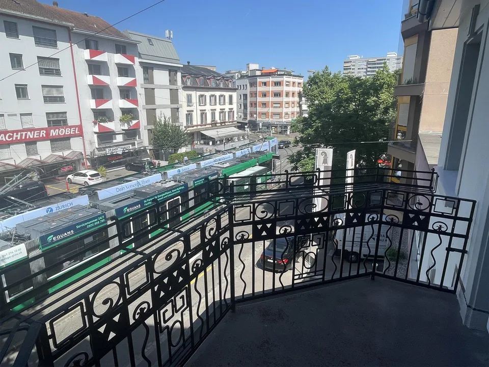 Basler Stadthaus mit 6.5-Zimmer, 2 Terrassen und Innenhof / Grossbasel