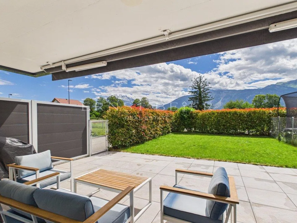 Appartement 3.5 pièces, jardin privatif et vue dégagée sur les mont...