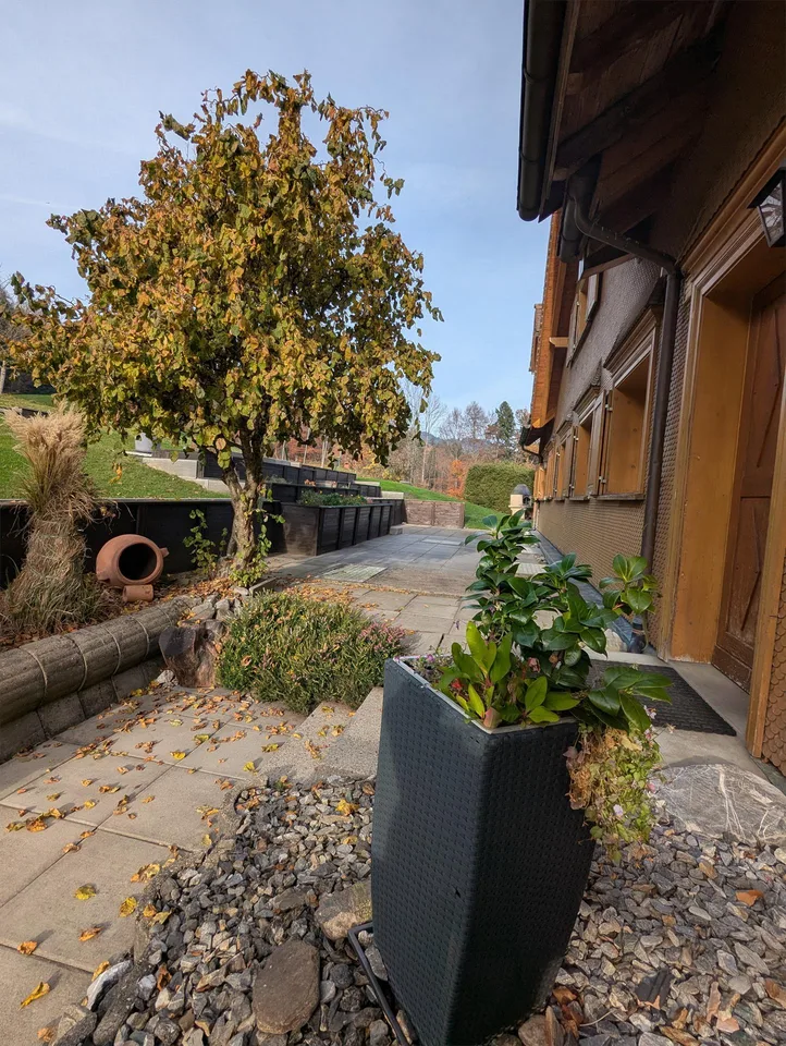 Landhaus mit 2 Wohnungen, Scheune und Privatsphäre an Traumlage