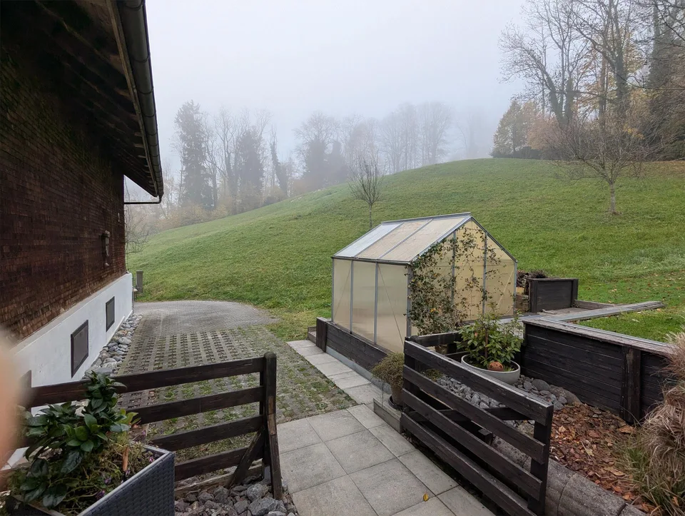 Landhaus mit 2 Wohnungen, Scheune und Privatsphäre an Traumlage