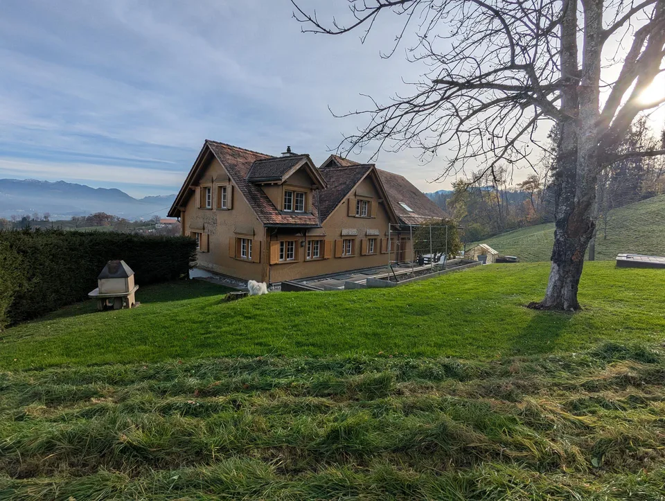Landhaus mit 2 Wohnungen, Scheune und Privatsphäre an Traumlage