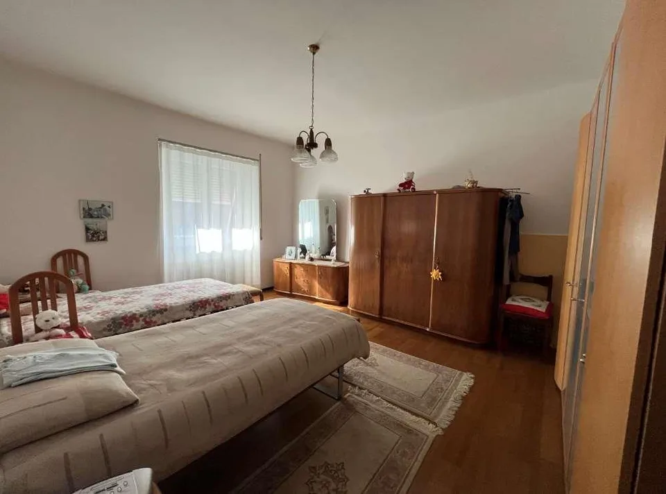Bellinzona, ampio 3,5 con grande balcone angolare
