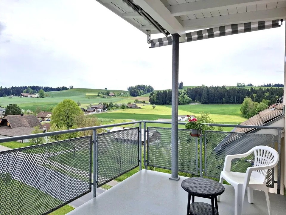 Dachwohnung mit Weitsicht und gemütlichem Charakter