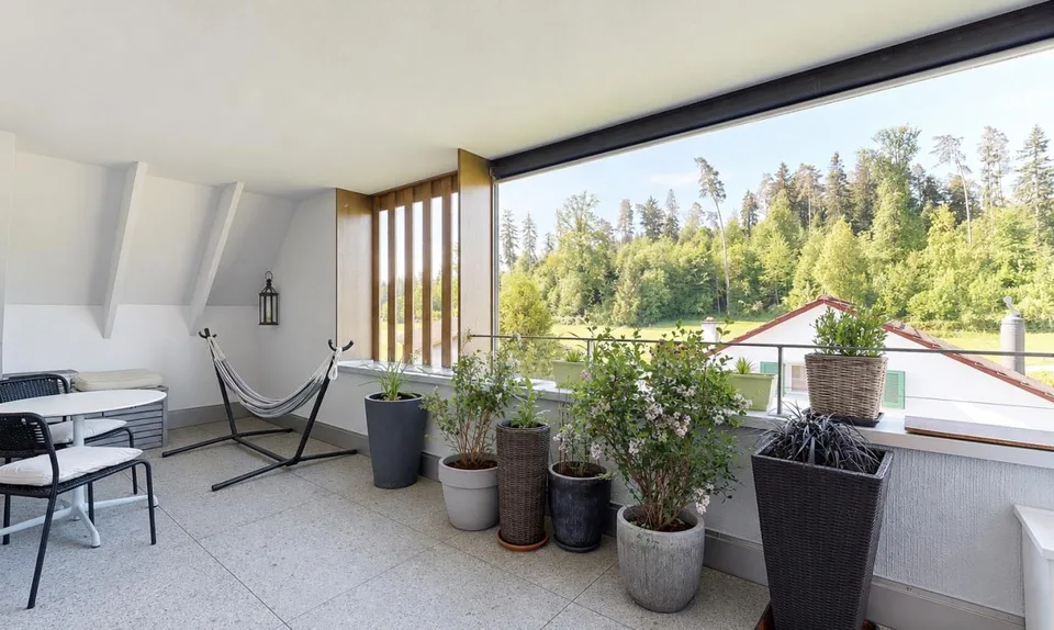 Erstklassige 3.5-Zimmer-Maisonette-Dachwohnung