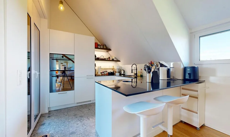 Erstklassige 3.5-Zimmer-Maisonette-Dachwohnung