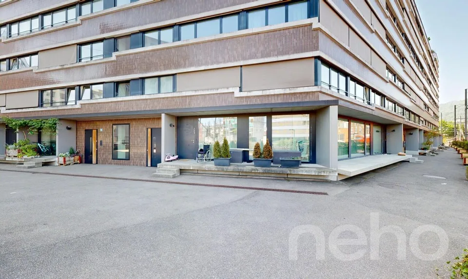 3 minuti dalla stazione. Ampia maisonette con 2 balconi