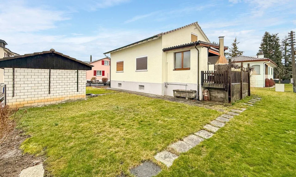 Maison individuelle détachée avec beaucoup de potentiel dans un emplacement familial
