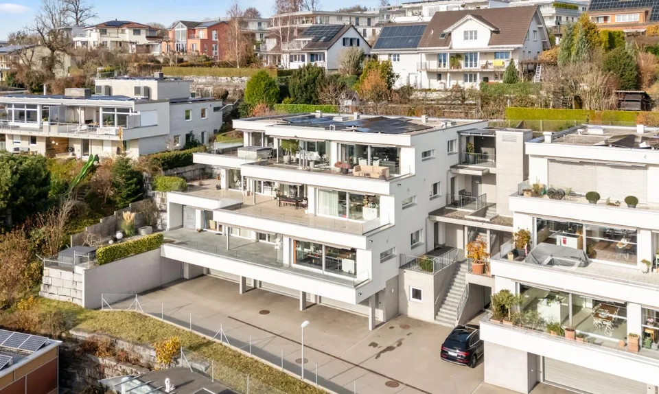 Exklusive Attika-Terrassenwohnung in Wil - Ruhe, Stil und Weitblick