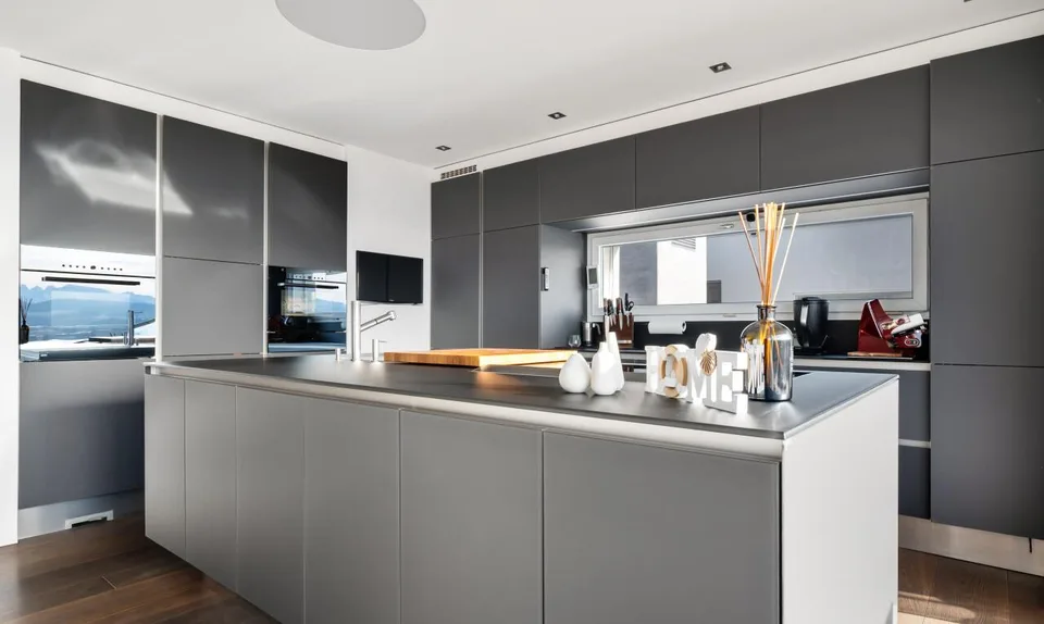 Appartement Penthouse Exclusif à Wil - Paix, Style et Vue Panoramique